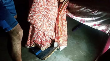 Preview 2 of Spiked Comdom - पलंग के नीचे फसी हुयी आंटी को जबरदस्त पेला ! साफ हिंदी आवाज मे अश्लील