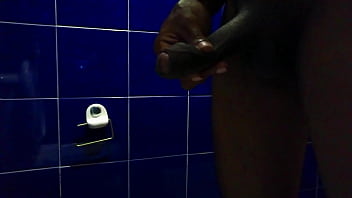 Preview 4 of Mon A Farouk - Pissing 2