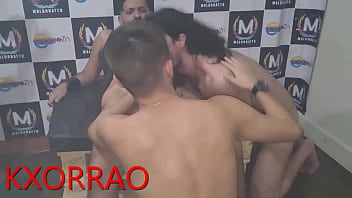 Preview 1 of Firts Time Vigin Sex Video - CERCANDO O TRANSBOY COM MACHOS CEDENTOS! Video Completo no meu XVIDEOS RED