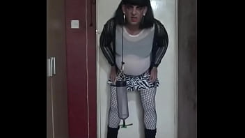 Preview 1 of American 30minat Chodai - sissy crossdress is back doing what you like him doing the most of swallowing his own piss