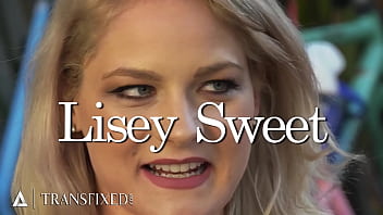 Preview 1 of Saneleion Hinbe Sex Villo Vibeo - TRANSFIXED - Lisey Sweet Begs Her Cis Hubby To Suck Jenny Flowers&#039_ Trans Cock With Her
