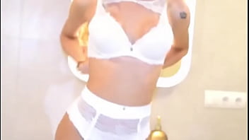 Preview 2 of Rent For Porn - Olivia trans en Jacuzzi