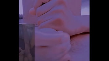 Preview 2 of Mom And Young Boy Huge Cock - Deliciosa manoseada de mi Penesote