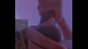 Preview 3 of Mom And Young Boy Huge Cock - Deliciosa manoseada de mi Penesote