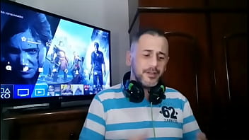 Preview 1 of Hi Saxy - Vampiro morfetico Gamer e virgem Prata games sem limites sendo comido pela trans sony ap&oacute_s trair ela com a gp microsoft rabuda