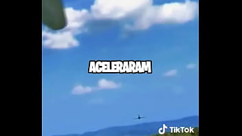 Preview 3 of Smale X - O que acontece se um piloto de avi&atilde_o se render de uma batalha no ar