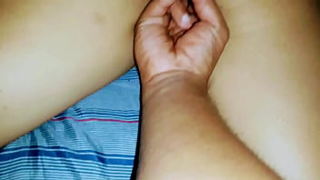 Preview 1 of Sister 20 Mints Fuck - fingering my tinder&acute_s date. We matched and i invited her to my room for a bottle of and she accepted. Check it out how we end it up AMATEUR MEXICAN PORNY