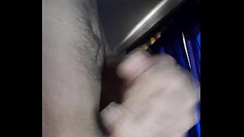 Preview 3 of Gang Rape Clips Real - Mientras juego con mi pene se me sale la leche
