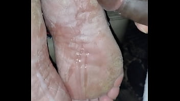 Preview 4 of Ngintip Isteri Ml - Feet soles cumshots  granny