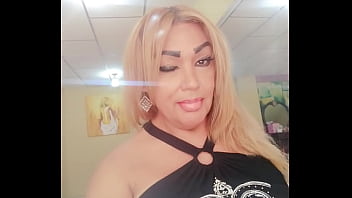 Preview 1 of Pull Down Handjob - Muy complaciente Carolina la mama Riko al natural