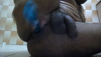 Preview 1 of Sunny Leone F Danial - Juguete de burbujas anal