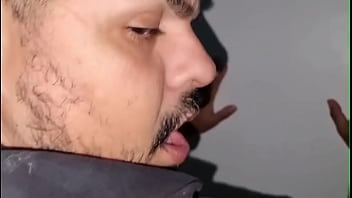 Preview 4 of Braujr Xxx - Cabelereiro veio em casa cortar cabelo e ganhou um sexo com direito a DP