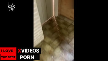 Preview 1 of Gay Bearsl - Ela  coloca piercing na buceta,  macho da rem&eacute_dio para ela e come a a  buceta