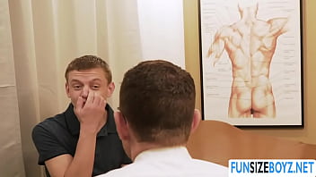 Preview 1 of Sande Xxx - Gay Ian sucks and fucked by his doctor