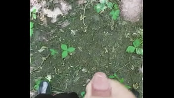 Preview 1 of Novinha 12 - Jerking off in the woods until I shoot big load of cum