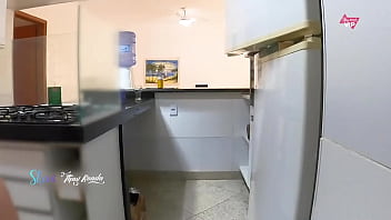 Preview 1 of Brazzers Housse Porn Star - Metendo gostoso com o marido na cozinha de casa