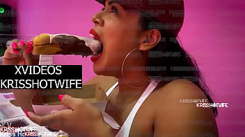Preview 1 of Nude Eric Bana - Kriss Hotwife Safada Engole Piroca Toda At&eacute_ Engasgar Na Sorveteria