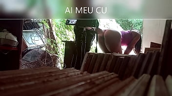 Preview 1 of Fart Accidental Shit - morena toda pequena dando a buceta
