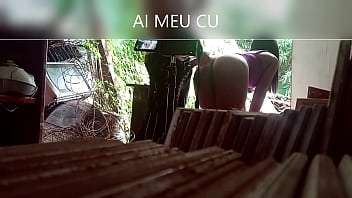 Preview 4 of Fart Accidental Shit - morena toda pequena dando a buceta