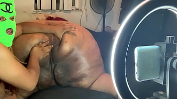 Preview 3 of 13 Yeh - Fingering Ssbbw poundcake