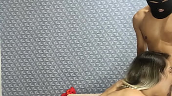 Preview 3 of Spanish Handjob - Rodrigo Santos e um dos melhores boquetes da minha vida com Anneliza