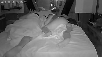Preview 3 of Rape Bi Threesome - Poucos minutos de bunda pra fora da gostosa do BBB 22