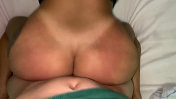 Preview 1 of Nadia Ali Cum Swallow - Enchendo as costas dela de porra (Completo no Red)