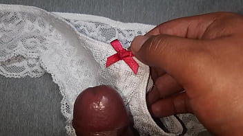 Preview 3 of Bisex Old Swingers - Chorro de semen en la tanga blanca preferida de mi amiga la de la panocha rica