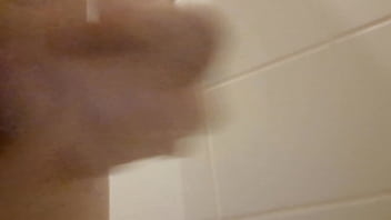 Preview 2 of Mamando Tetas - Robert