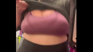 Preview 2 of Feet Duo - Sports bra VS Elliptical