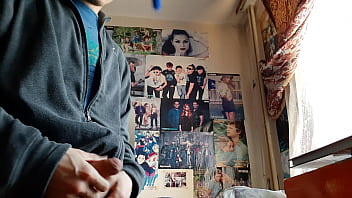 Preview 1 of Couch Clothes - I masturbate to hot porn