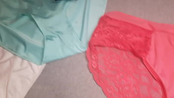 Preview 2 of Indian Chut Pose - Gran chorro de semen en los panties rosas preferidos de mi amiga