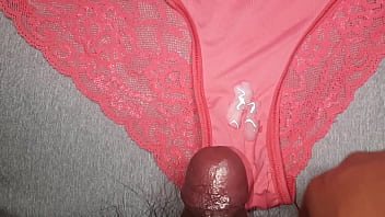 Preview 4 of Indian Chut Pose - Gran chorro de semen en los panties rosas preferidos de mi amiga