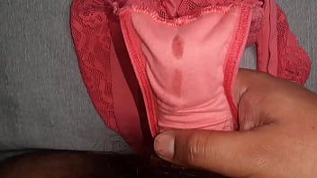 Preview 4 of Masij A - Precum en los panties de mi amiga