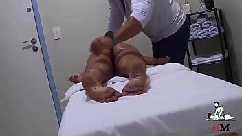 Preview 2 of Alura Jenson Anal Creampie - Ninfeta gozou na massagem e acabou fodendo com massagista camera escondida flagrou tudo