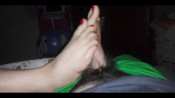 Preview 4 of Yasmi Lee - Mi vecina es la mejor haciendo pajas con los pies
