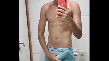 Preview 1 of Bb Gay Chem - O carioca Johnson Cruz exibindo seu pau grande