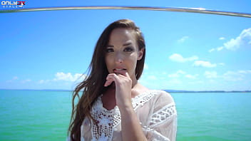 Preview 1 of Xxx Video Babi Ki Codae - Amirah Adara and Angel Emily toying their butthole outdoors