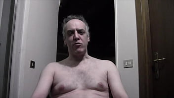 Preview 4 of Xxvideo Sunnyleoncom - Doccia di sperma e barzelletta del toro che non scopa (raccontata con le mie tette di fuori e in bella mostra) - Dialoghi italiani