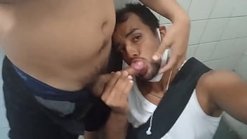 Preview 3 of Antarvasna In Hindi - Quando encontro com gays safados no mict&oacute_rio fico cheio de tes&atilde_o