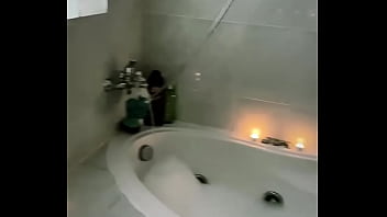 Preview 2 of Mobil Porn In - Ba&ntilde_o relajante
