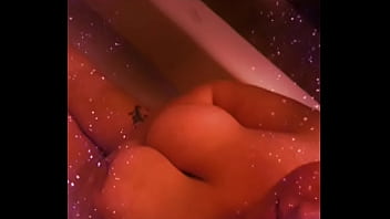Preview 2 of Indian Kamwali Aunty Sex Video - Wife enjoys  hot bath