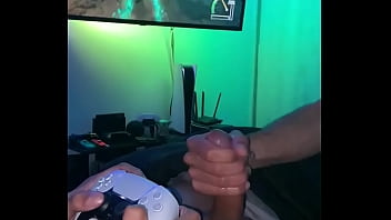 Preview 3 of Black Pussy Wat - Me sacan la leche mientras juego
