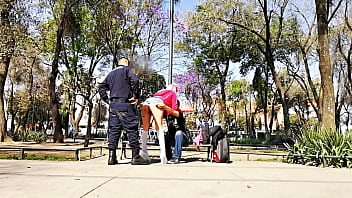 Preview 2 of Etin Pusy - Estabamos grabando un video y llego la policia!,  tuve que aflojar el culo!