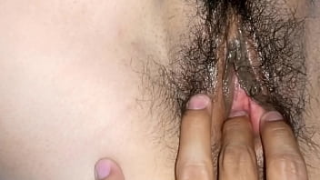 Preview 2 of Old Man Fuck His Son Girlfriend - Mi cu&ntilde_ada por fin afloj&oacute_ y me abre su hermoso co&ntilde_o