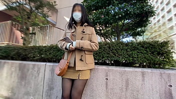 Preview 1 of Porn Moovie Hindi With Audio - 成人式を迎えたばかりなのに知らないおっさんに中出しされる。