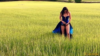 Preview 2 of Budhi Aurat Ki Chudai Wali Video - La princesa se masturba por primera vez