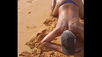 Preview 2 of Ass Licking Crempie - Ladysilva latina gay bunda gostosa na praia