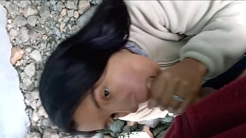 Preview 2 of Sex Vedio Romantic - Mamada en publico haciendo Trekking en el Glaciar &quot_Hielo Azul&quot_
