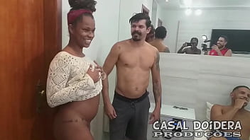 Preview 1 of Alex Isk - Bastidores da grava&ccedil_&atilde_o da primeira vez no porno da mulata de 18 anos da Rocinha perdendo a virgindade anal